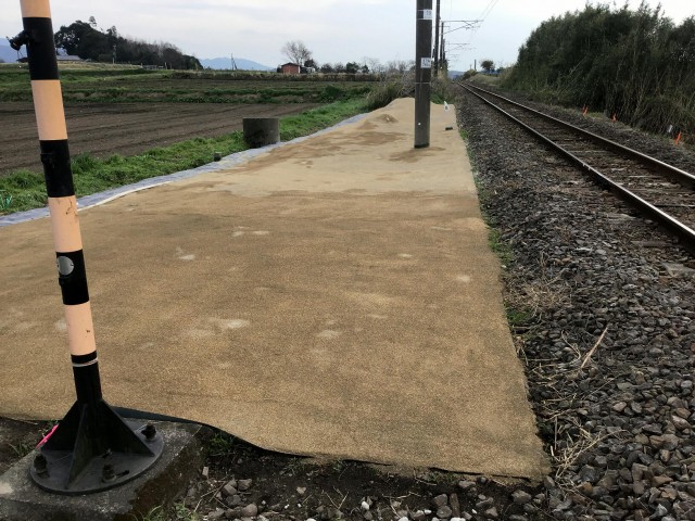 かまださんのコロンブスのたまご施工例：角田踏切付近防草工の施工完了時の写真