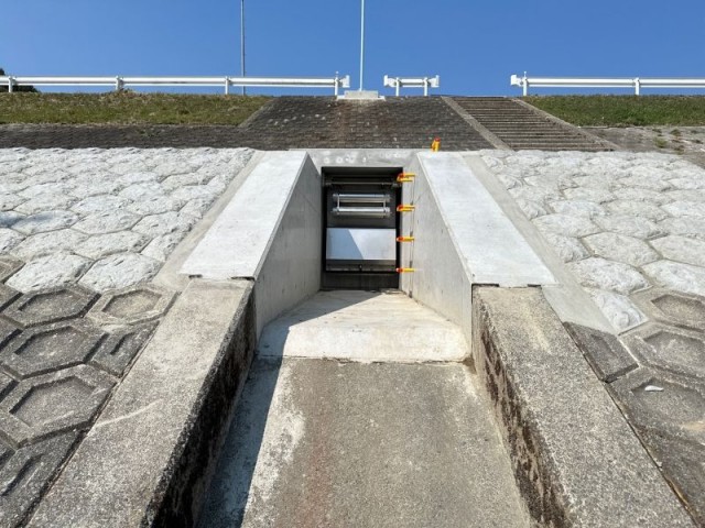 ユニット式フラップゲート完成（全景）.jpg