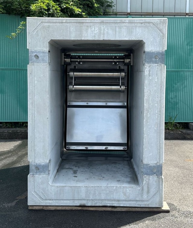 ユニット式フラップゲート実物写真（1.0ｍ×1.0ｍ用）.jpg