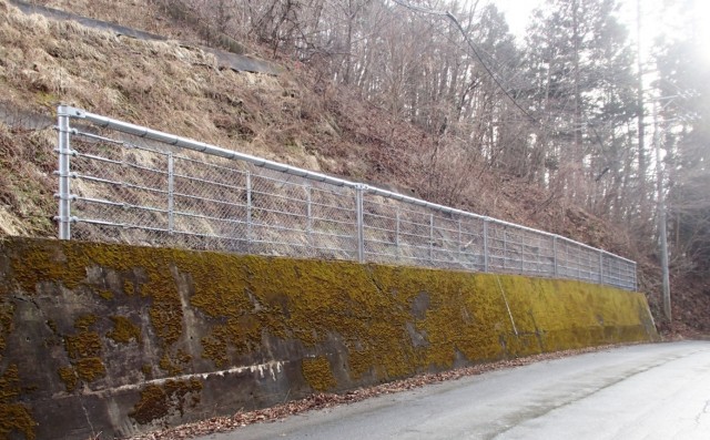 柵高1.5m,50kJタイプ(既設擁壁天端設置)